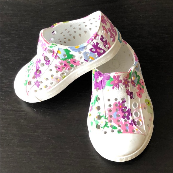 Native Shoes Shoes Native Baby Shoe Size 4 Floral Print Poshmark